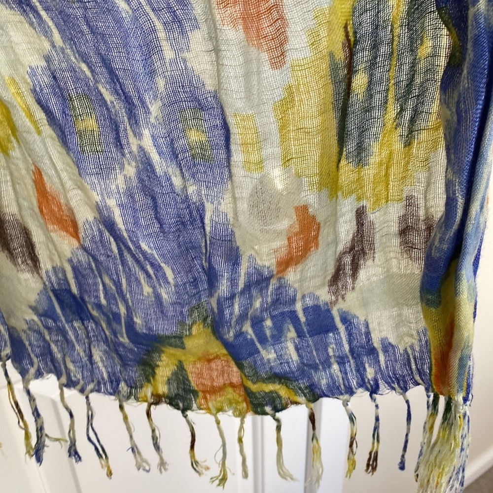 Ikat print light weight scarf - Picture 4 of 4